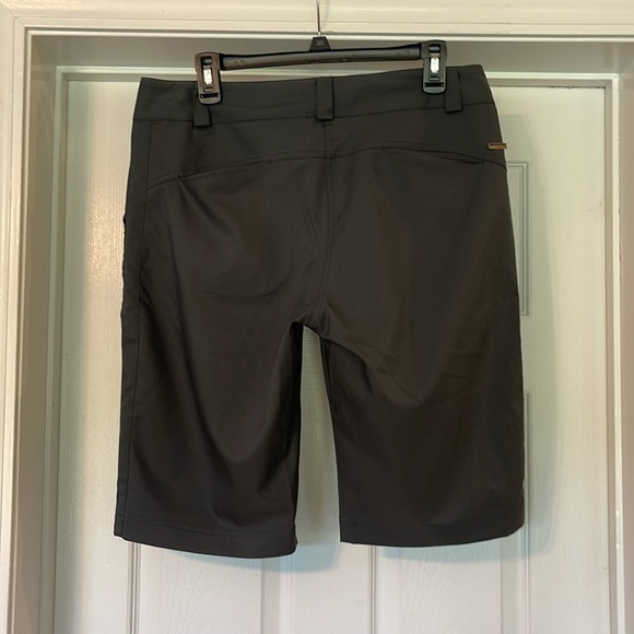 Lija - gray athletic Bermuda style shorts - size 10 - Picture 2 of 4